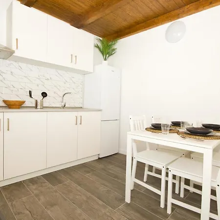 Guest house Alonsos - Open Mall - By Az 3*