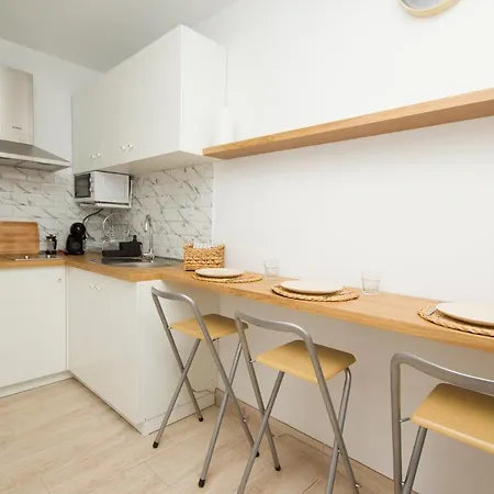 Alonsos - Open Mall - By Az Guest house 3*