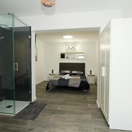 Alonsos - Open Mall - By Az Guest house 3*