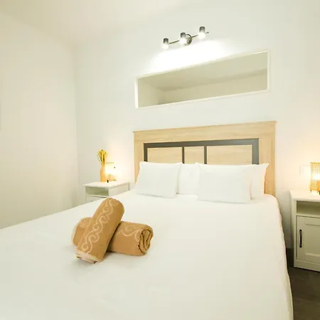 Alonsos - Open Mall - By Az Penzion 3*