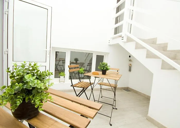 Alonsos - Open Mall - By Az 3*