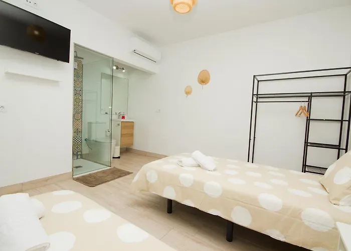 Alonsos - Open Mall - By Az Guest house