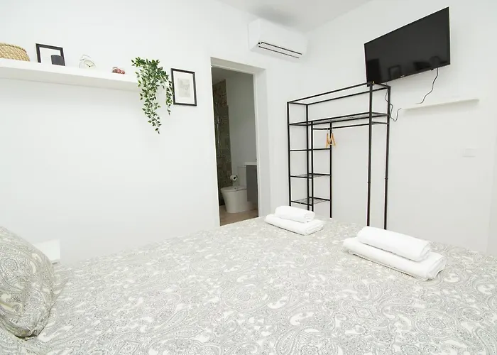 Guest house Alonsos - Open Mall - By Az 3*