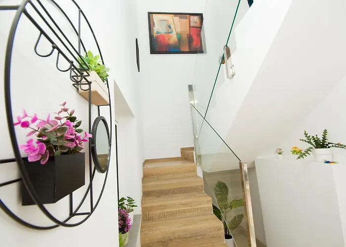 Alonsos - Open Mall - By Az 3*